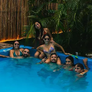  Albergue Maui México